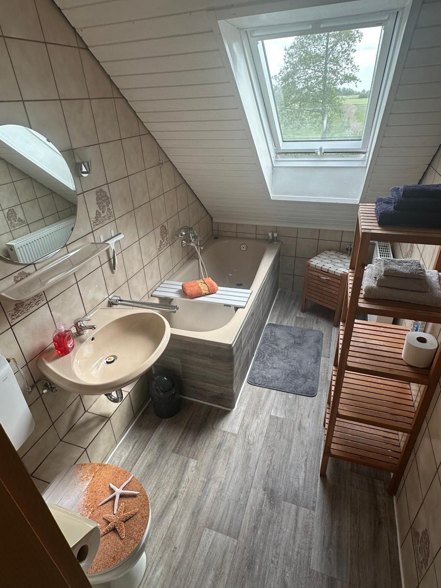 Rosenhaus Esens - Wohnung Backbord Eksteriør bilde